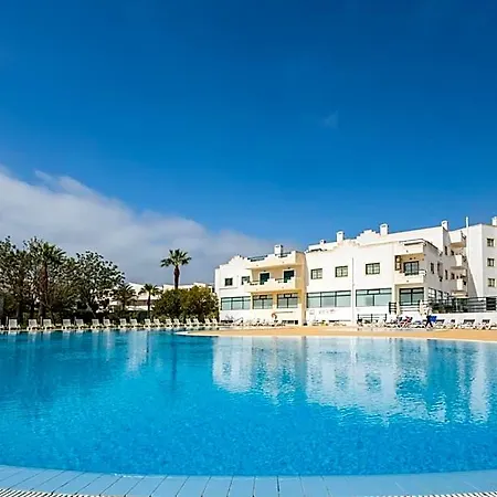 Hostel Dunas & *